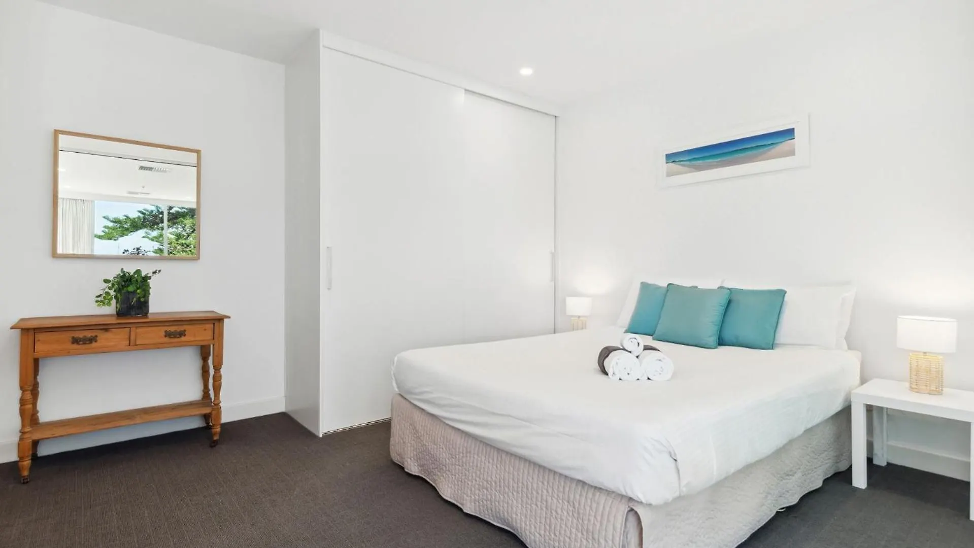 Belle Escapes - Sea The Views Apartment Glenelg