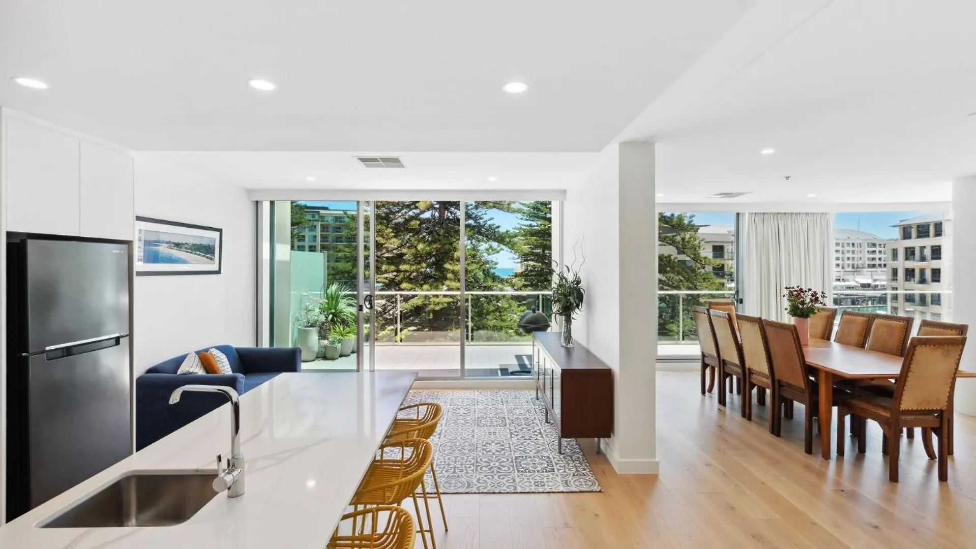 Belle Escapes - Sea The Views Apartment Glenelg Australia