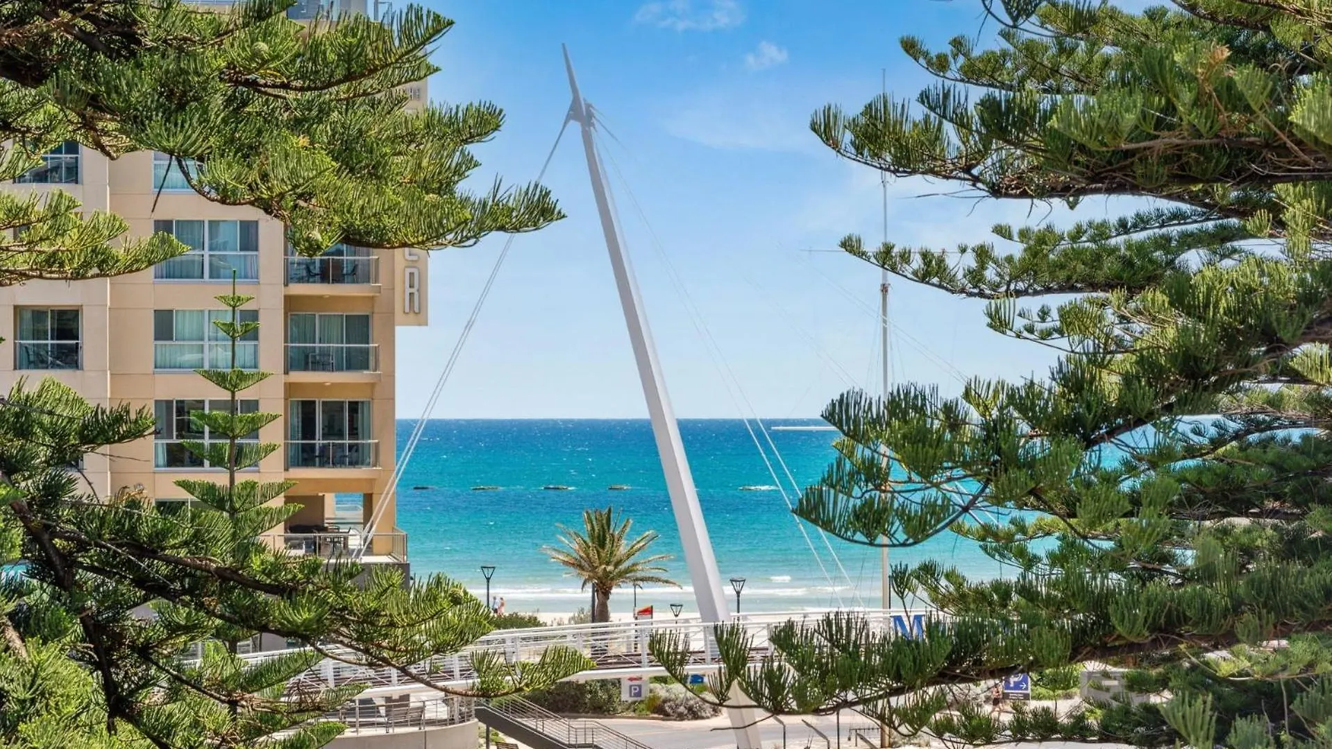 Belle Escapes - Sea The Views Apartment Glenelg