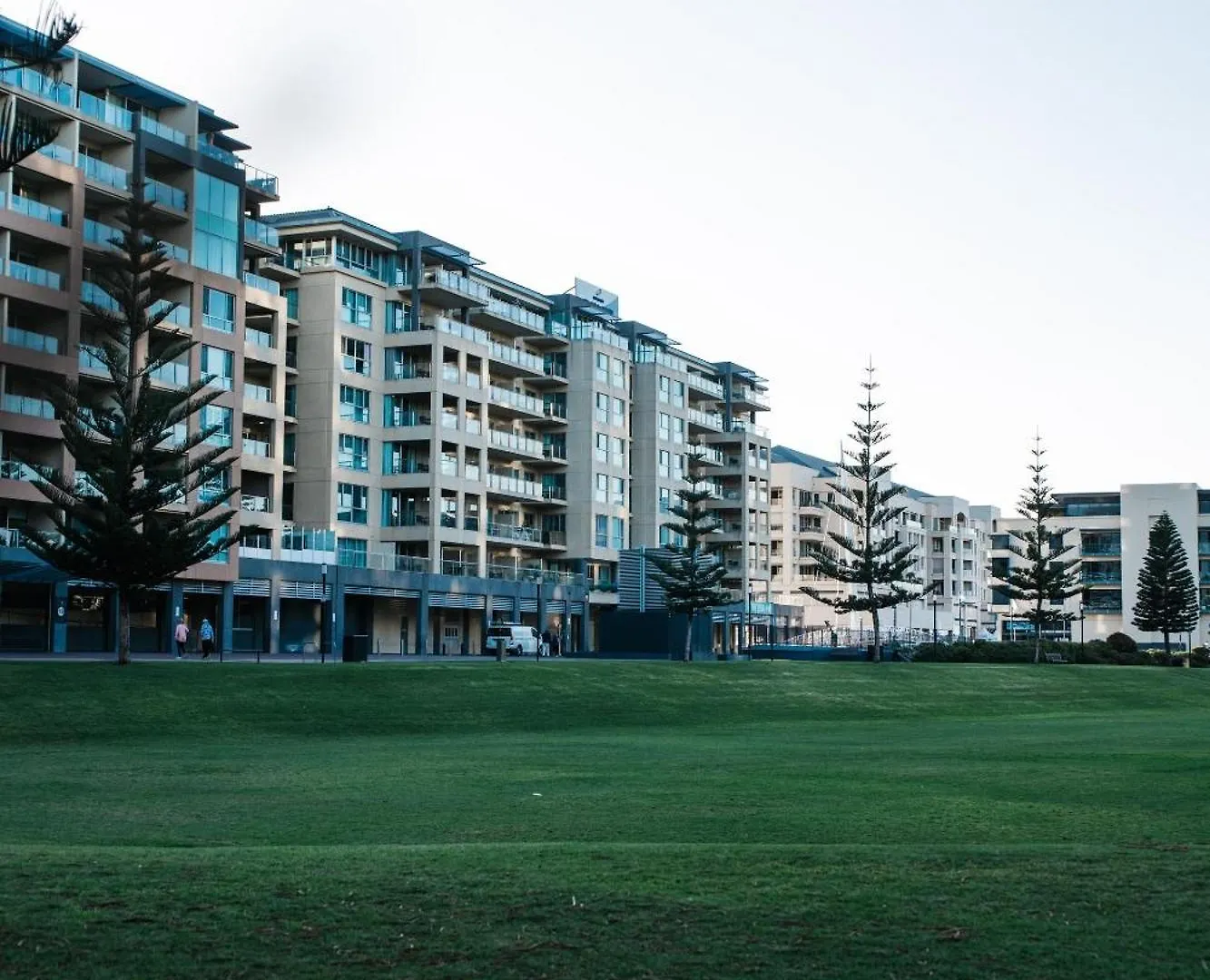 Belle Escapes - Sea The Views Apartment Glenelg